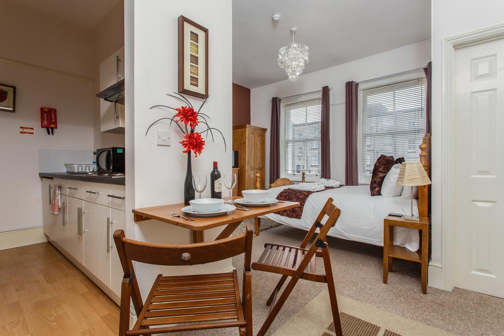 The Guesthouse East Истборн Екстериор снимка