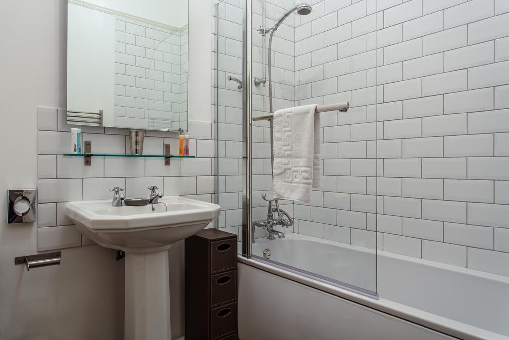 The Guesthouse East Истборн Екстериор снимка