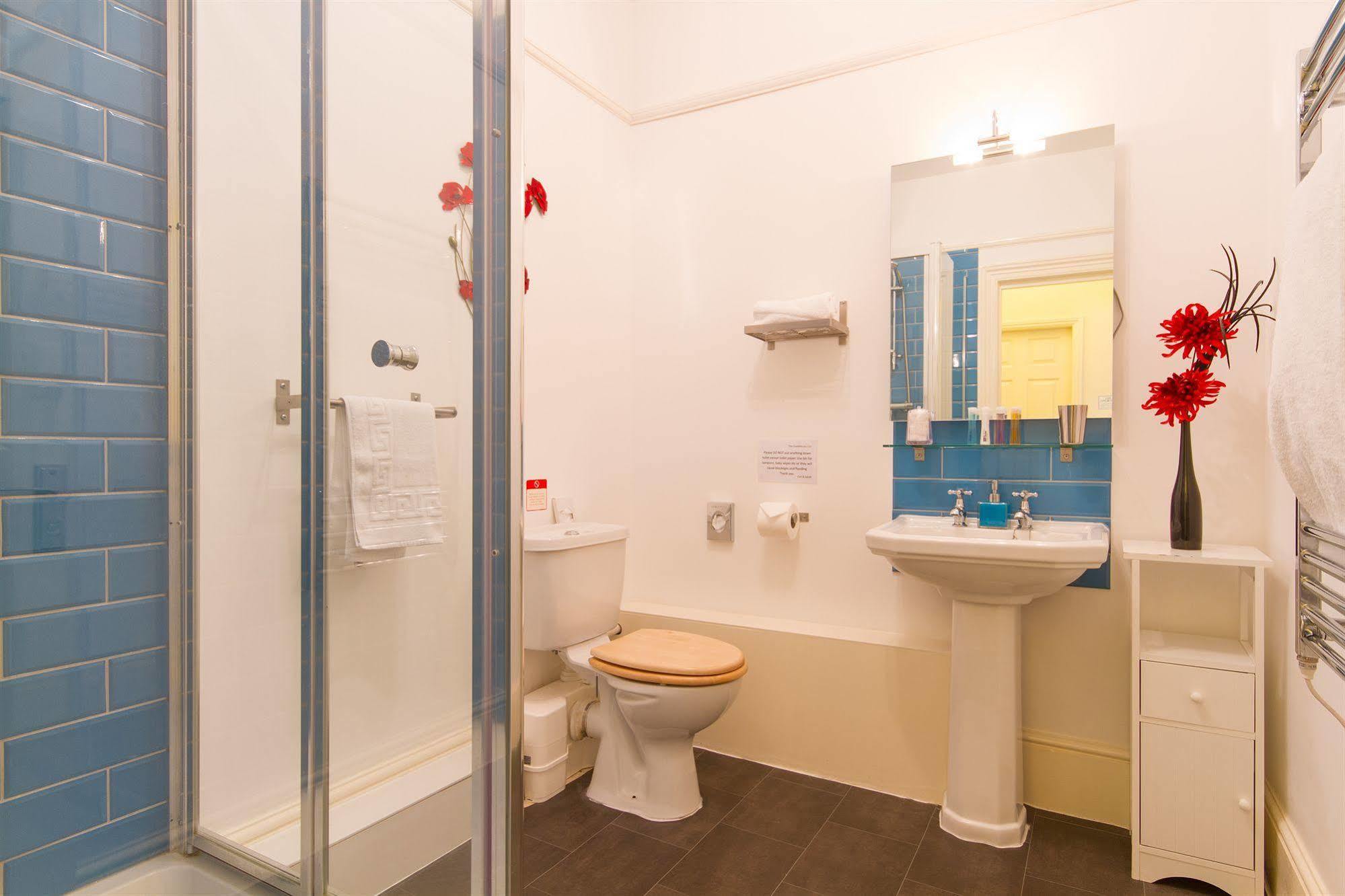 The Guesthouse East Истборн Екстериор снимка