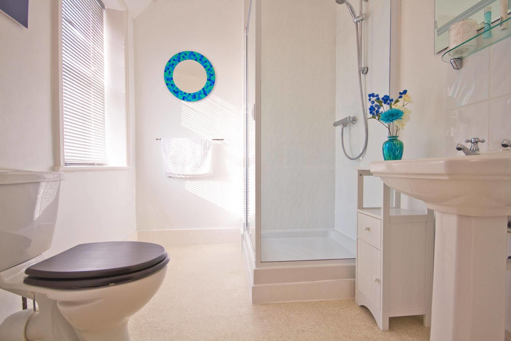 The Guesthouse East Истборн Екстериор снимка