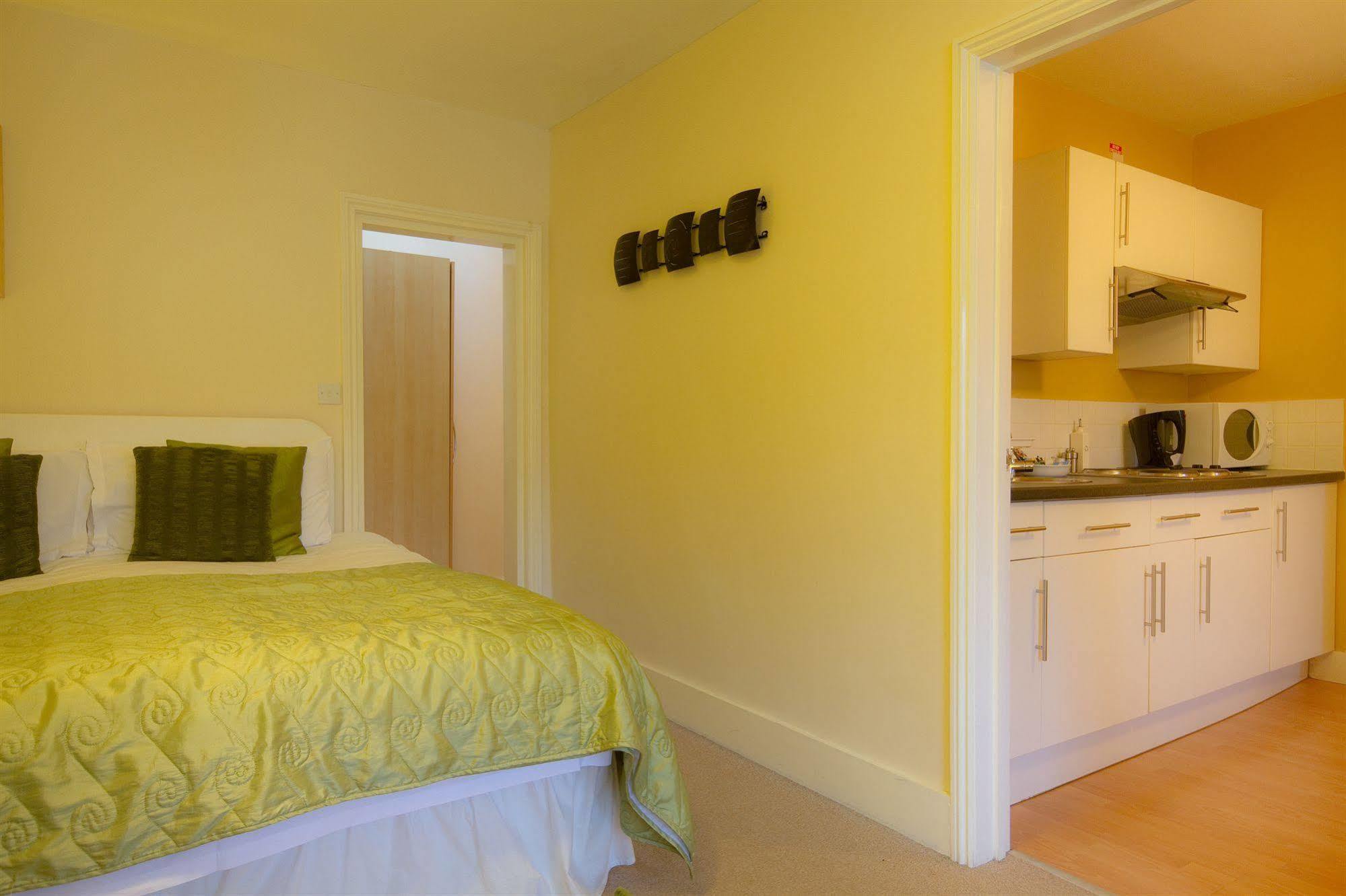 The Guesthouse East Истборн Екстериор снимка